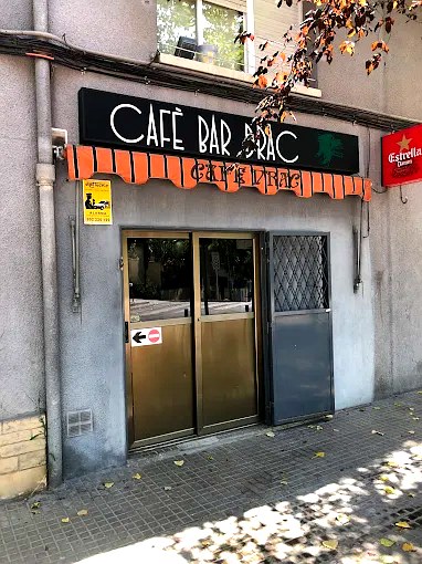 Entrada del Cafè Bar Drac