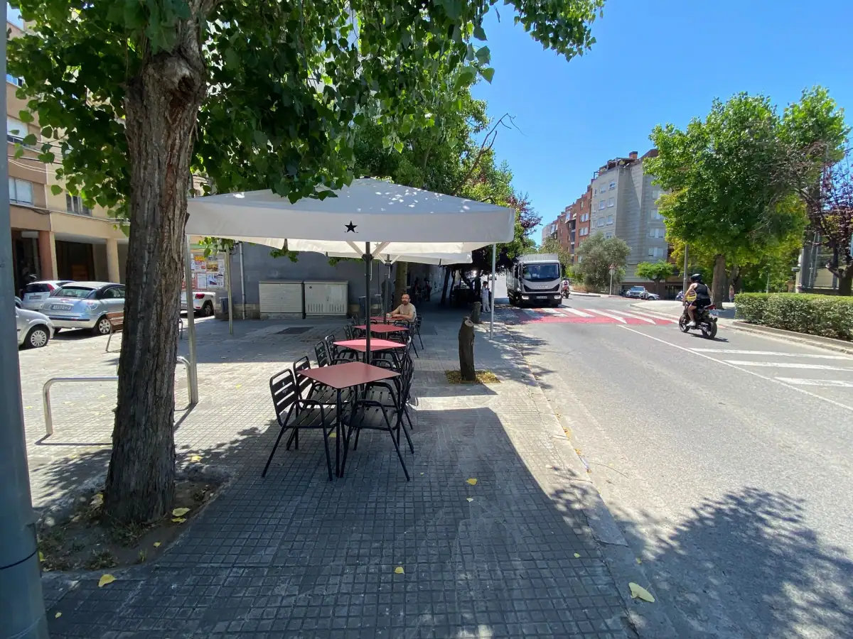 Terrassa exterior del Cafè Bar Drac